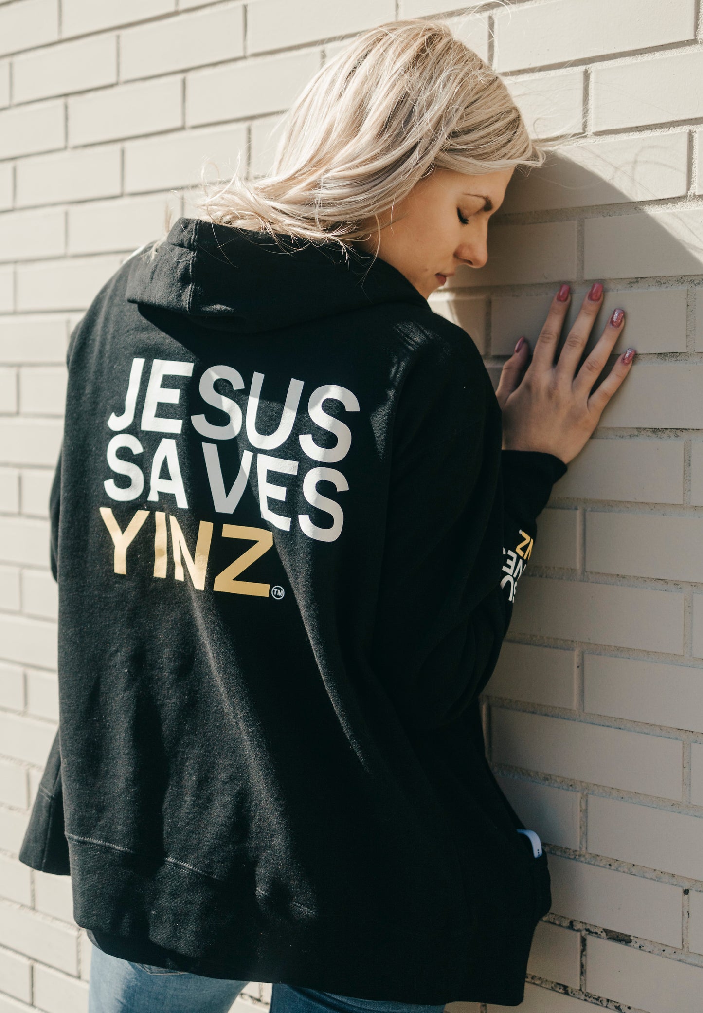 Women's Lightweight Zip-up Hoodie
